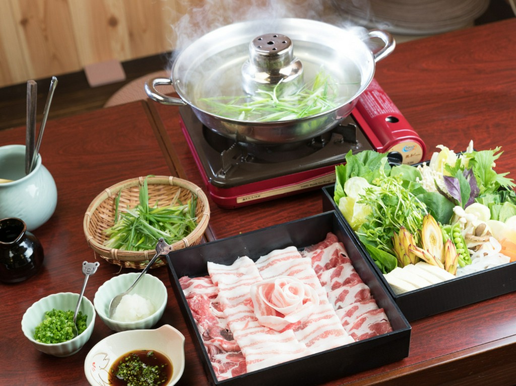 さっぱりとした脂の甘みが魅力の『島黒プレミアムあぐーしゃぶしゃぶ』