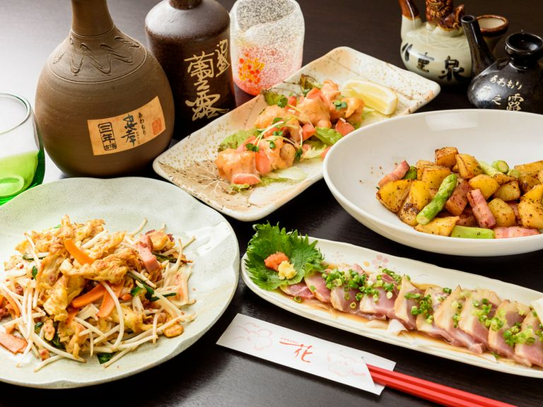 地元素材、地酒との相性を意識したメニュー