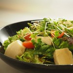 ※モッチモチの自家製ごま豆腐を和風ドレッシングで