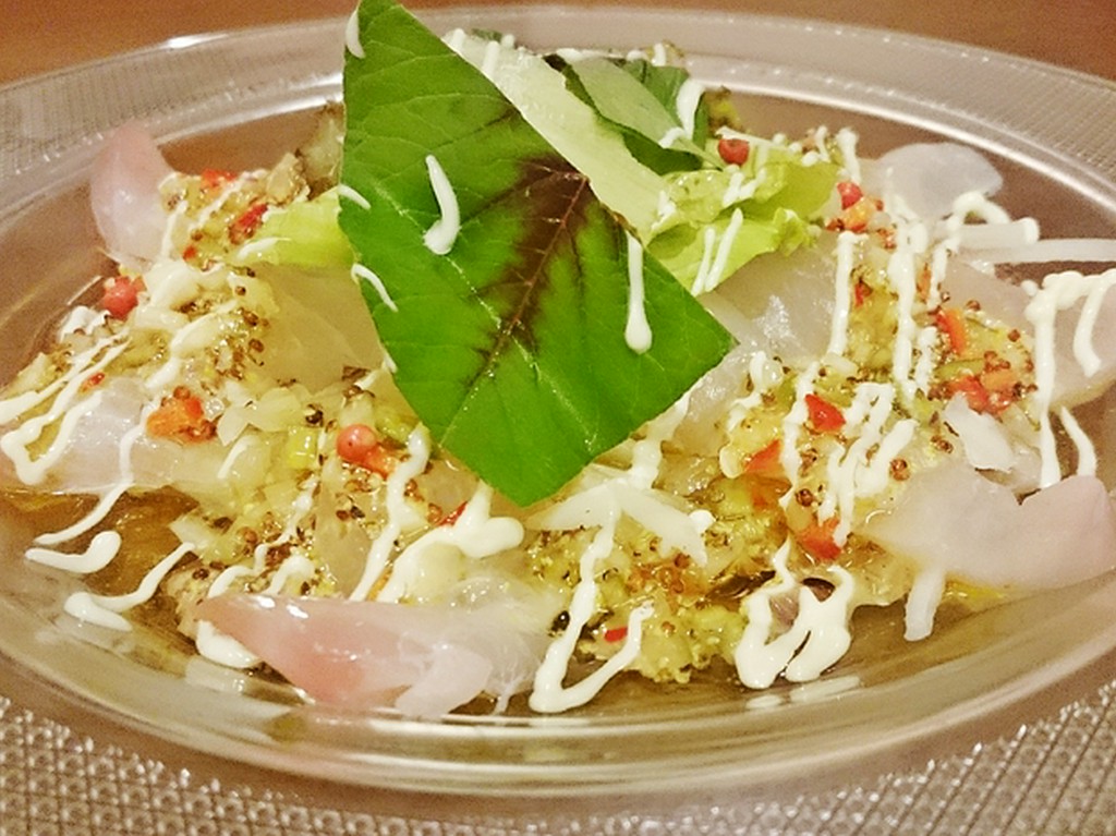 釣り好きの店主が釣り上げた鮮魚を使った、日替わりの料理も。