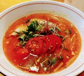 当店は、"佐竹製麺"様の麺を使用しております。
また、ラーメン塩だれ（かえし）は、黒潮町産の天日塩を使用しております。
