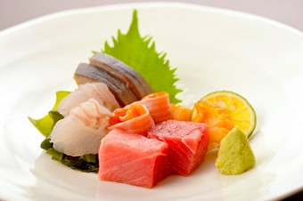 ネタは全て天然もののみ　寿司だけでなく『お造り』でも