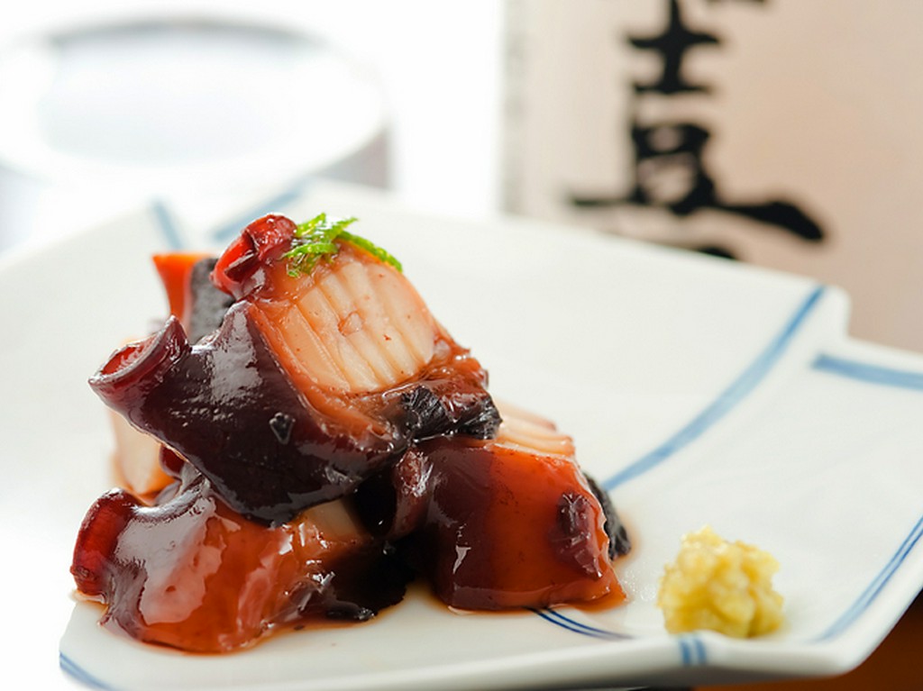 旬の素材をよりおいしく仕立ててくれる　職人の技が光る【前菜】