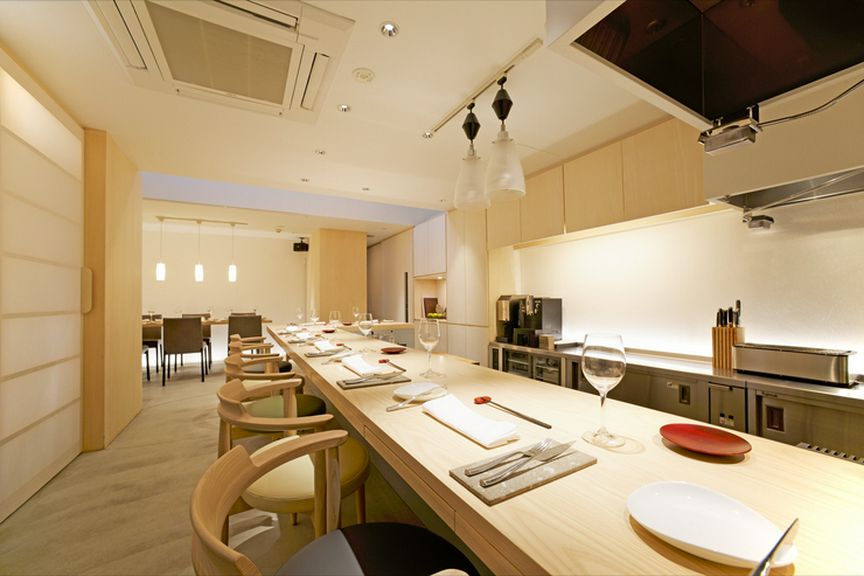 白とベージュを基調としたオシャレ感あふれるくつろぎの場所