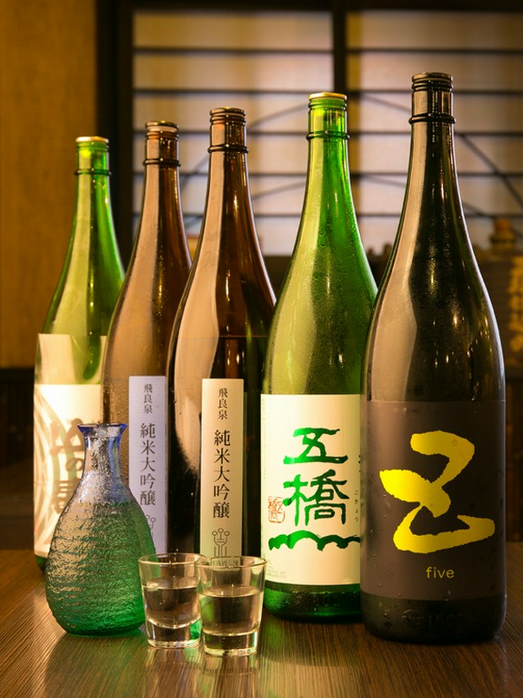 種類や銘柄が豊富。日本酒の他にも、さまざまなお酒が味わえる