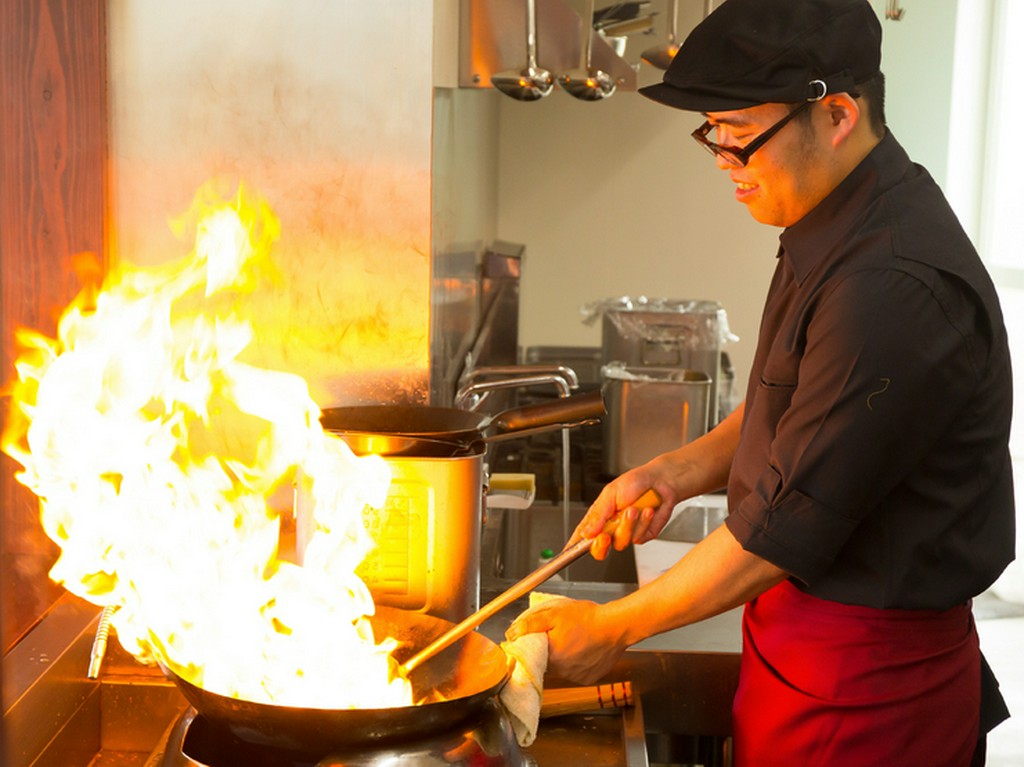 自家製ハーブ園で育ったハーブをはじめ、厳選した野菜