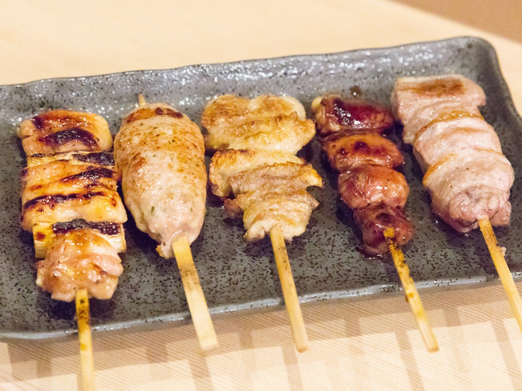 新鮮な「大山鶏」をはじめとする厳選された食材