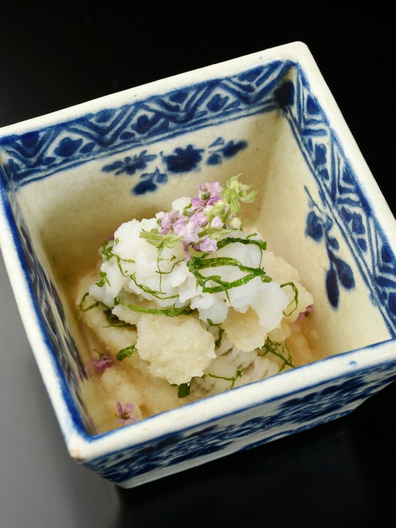 『鱧のきらず和え』※画像は一例です。季節に応じて食材や調理法は変わります。