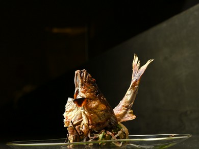 『鮎の汐焼と野菜のごま和え』※画像は一例です。季節に応じて食材や調理法は変わります。