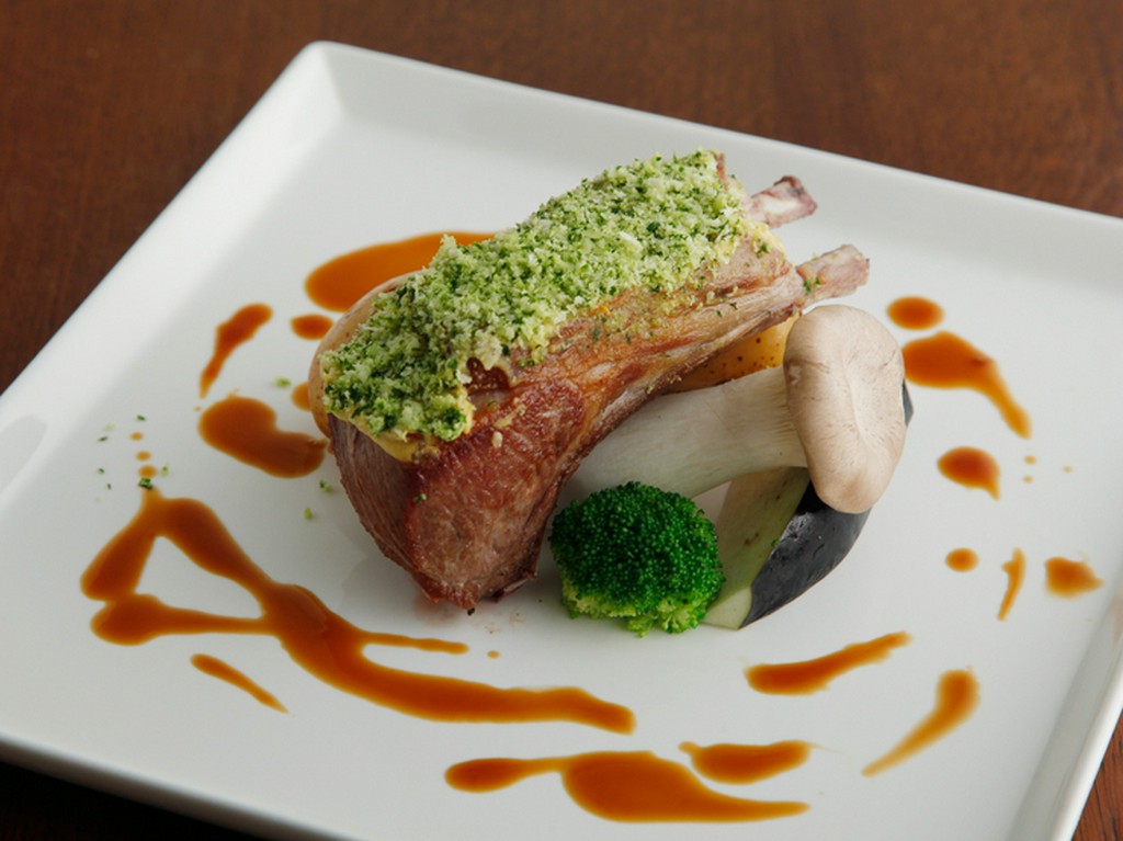 女性の集いに花を添える、季節野菜が鮮やかな創作フレンチ