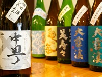 松本市中町の名酒「中甼（なかまち）」をはじめ、信州の誇る銘柄が勢ぞろい。四季折々の逸品と共にご賞味あれ。