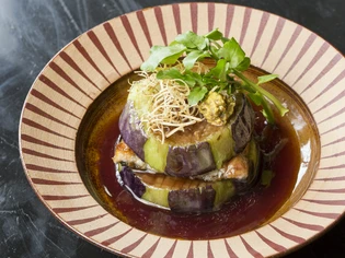 信州の伝統野菜でつくる『鰻とていざ茄子の赤ワインソース』