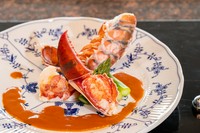 ■魚介のマリネ 旬の野菜添え
■季節のスープ
■オマールの香草蒸し
■九州産黒毛和牛サーロインポワレ(80g)
■パン
■シェフ特製デザート
■コーヒー