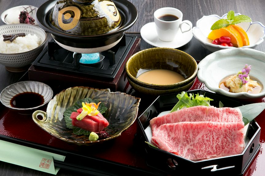 有田焼を中心とした和食器で眼福も味わえます