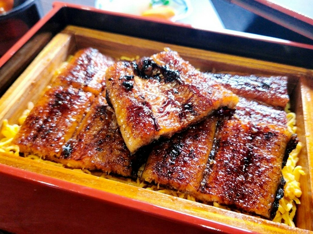 鰻のせいろ蒸し