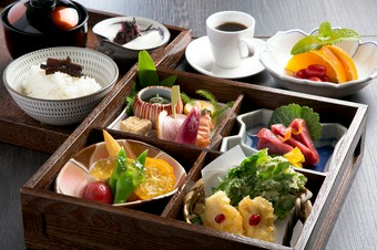 ちょっとずつあれこれ頂けて大満足『松花堂弁当』