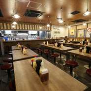 昔懐かしい昭和レトロな雰囲気の店内は、ホッと一息つける居心地のよさ。包み込んでくれるような優しい空気と美味しい料理に、身も心も癒されます。ゆったりとした、くつろぎのひとときを。