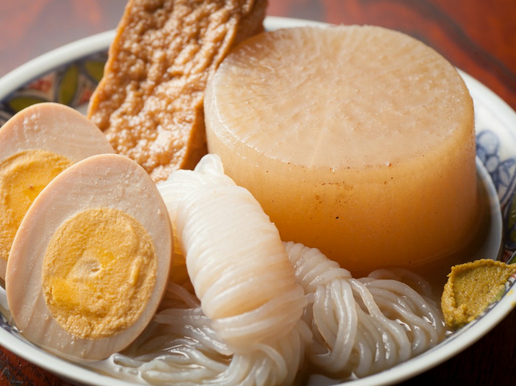 もつ煮込みのお出汁で　　　　おでん盛り合せ