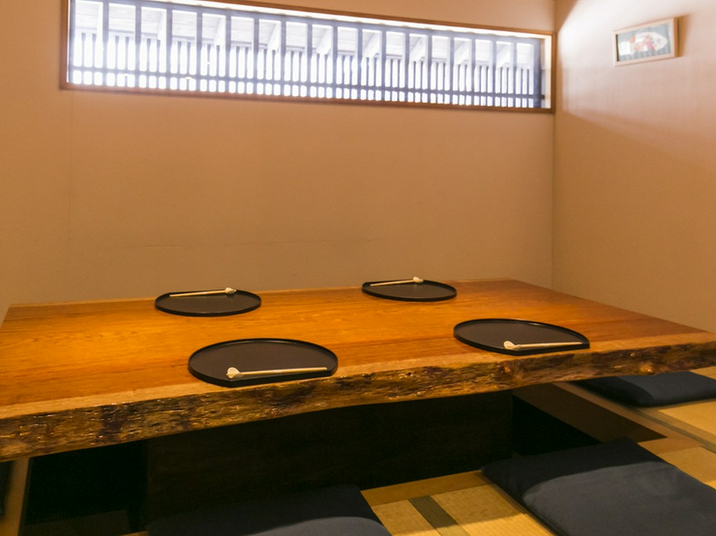 落ち着いた和の趣に包まれて、心づくしのおもてなしを