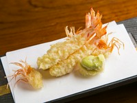 衣がおいしさを包み込む『天草産クルマエビの天婦羅』