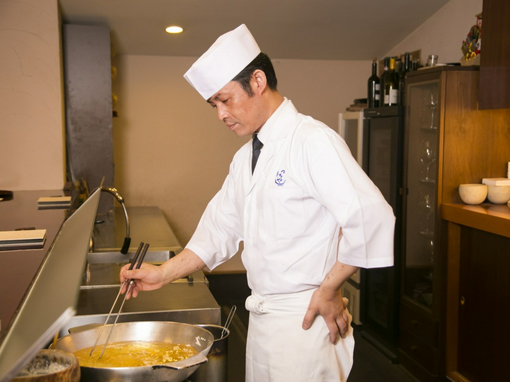 素材を熟知した料理人ならではの「揚げ」の技