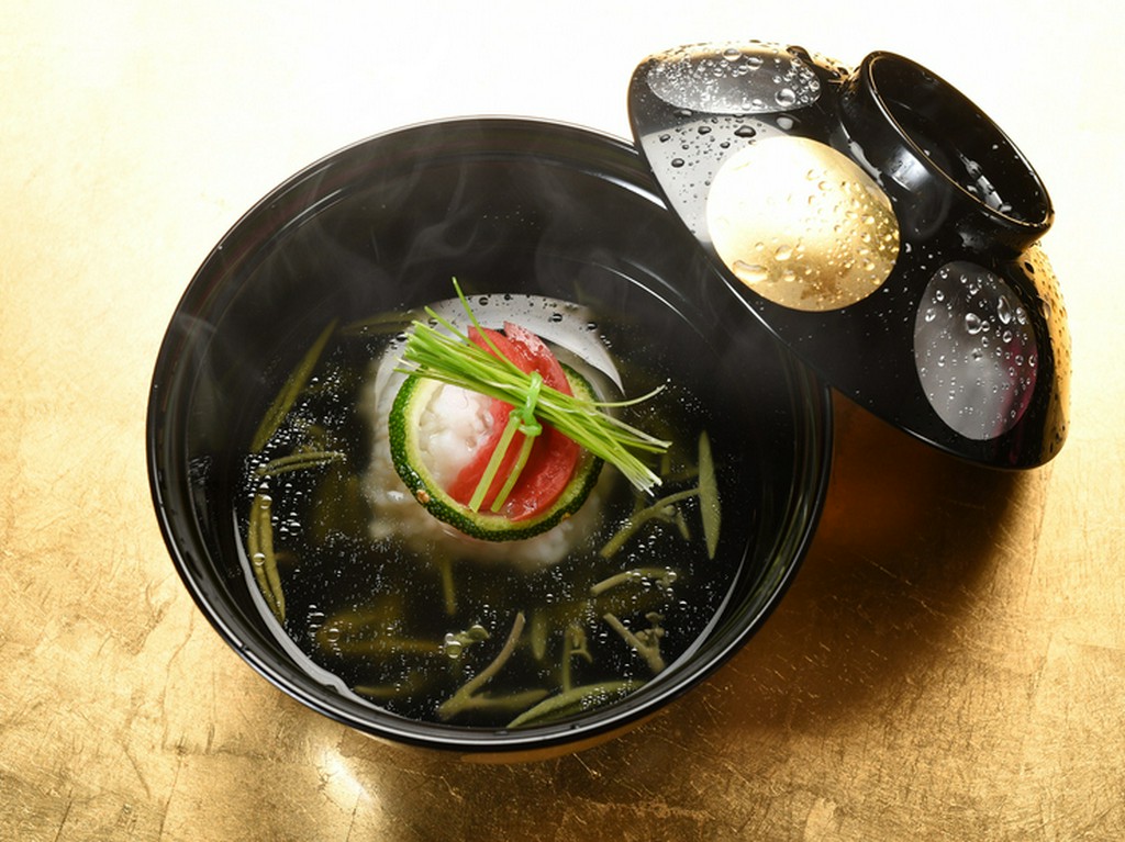 それぞれの季節に味わえる京野菜と鮮魚の『煮物椀』