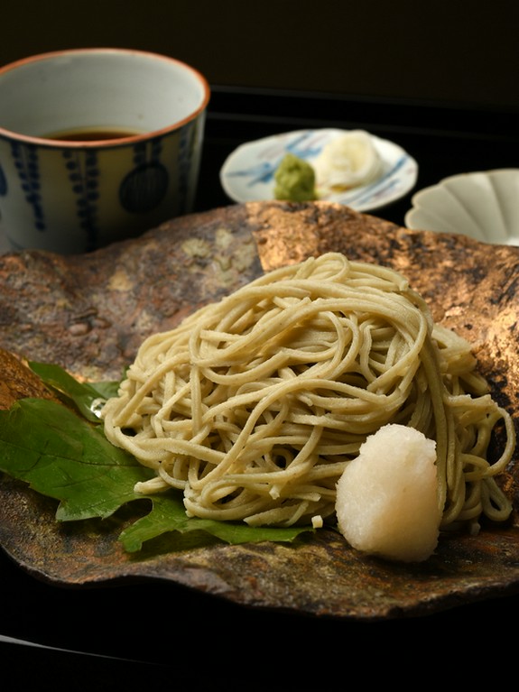 豊かな風味と喉越しのよさが際立つ『自家製手打ち蕎麦』