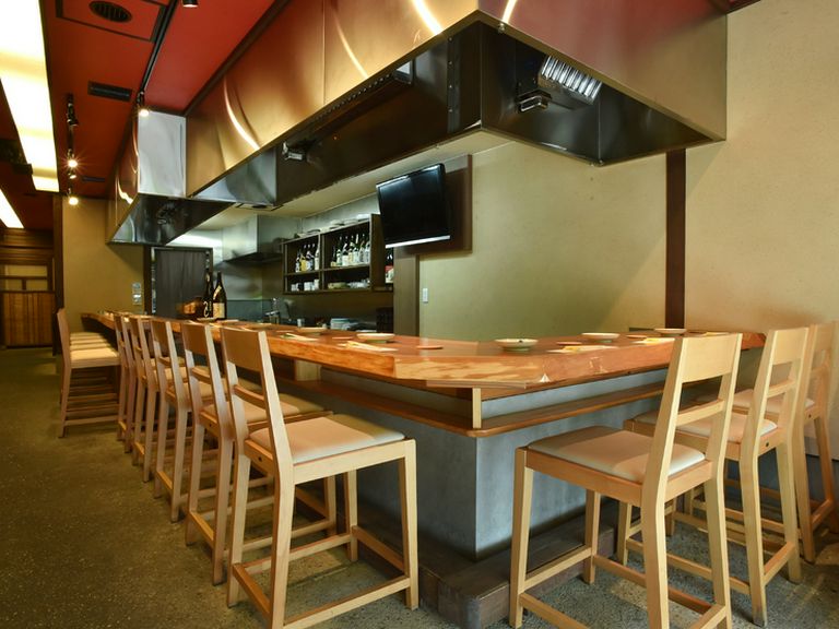 落ち着いた雰囲気の店内は、大人の二人が羽を休めるのにぴったり