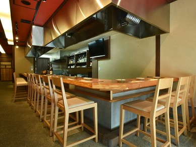 落ち着いた雰囲気の店内は、大人の二人が羽を休めるのにぴったり