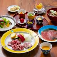 ・先付小鉢
・創作一品
・本日の炭火焼肉(三種)
・焼野菜
・炭火 焼きすき
・本日のお食事
・季節のデザート