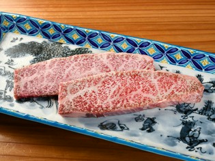 滋賀県の岡崎牧場から仕入れる近江牛は最高の素材です