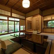 全席個室の設えが魅力で、店では周囲を気にせずゆっくりと食事を楽しむことができます。部屋ごとに異なる景色と雰囲気が広がり、訪れるたびに新たな感動を得られるのも特徴です。