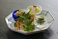 旬の素材を用いた清和荘のオリジナル会席です。
お値段により内容が変わります。
一ヶ月毎にお献立は変わります。