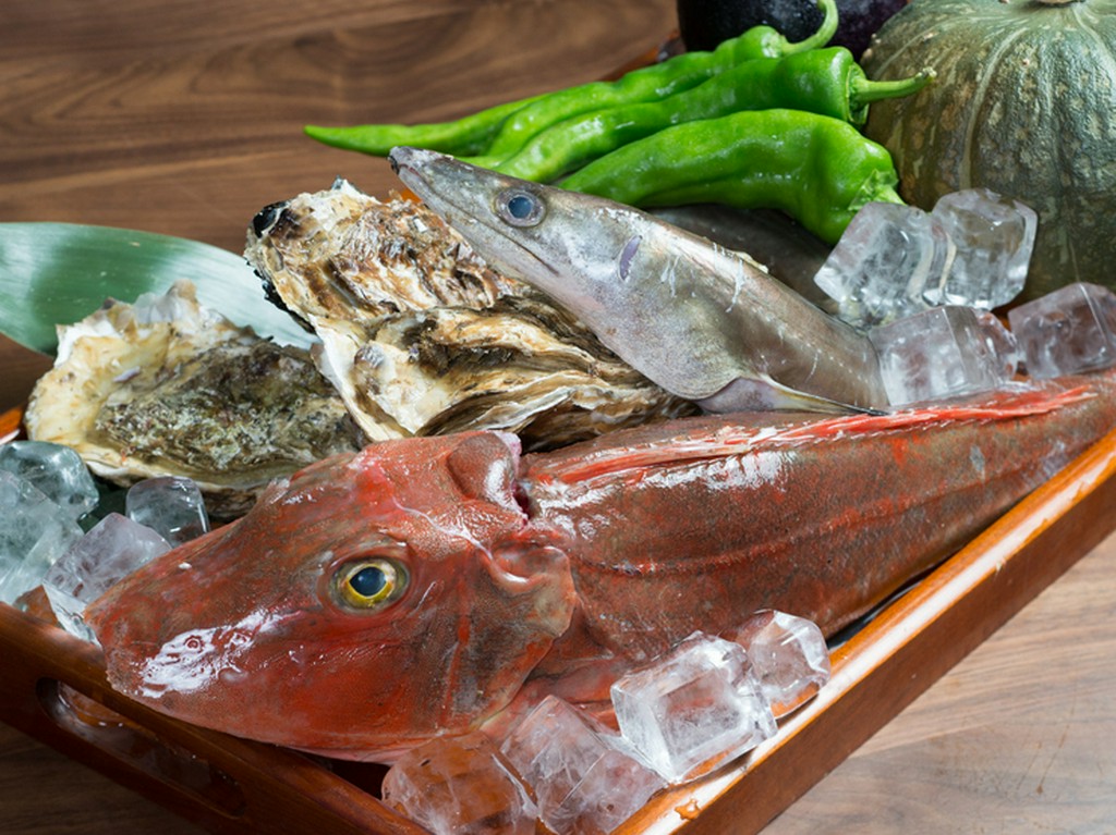 地元で育てられる自然の恵みと京都から取り寄せる名品