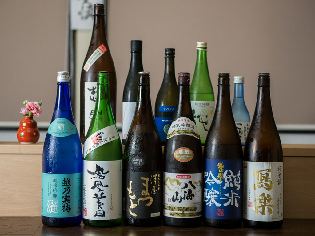 料理を楽しむひと時に無くてはならない、厳選された10種のお酒