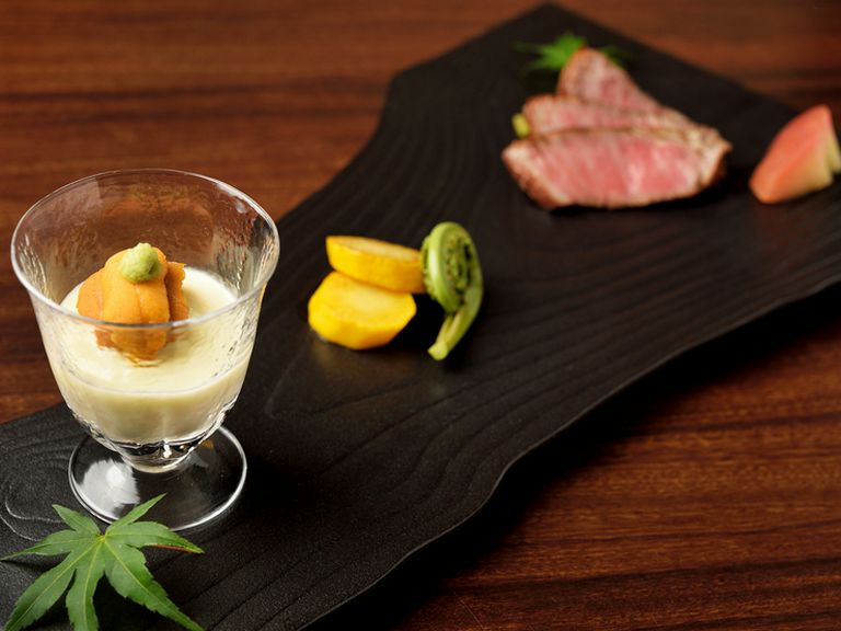 特別な日のディナーに。四季折々の風情溢れるコース料理