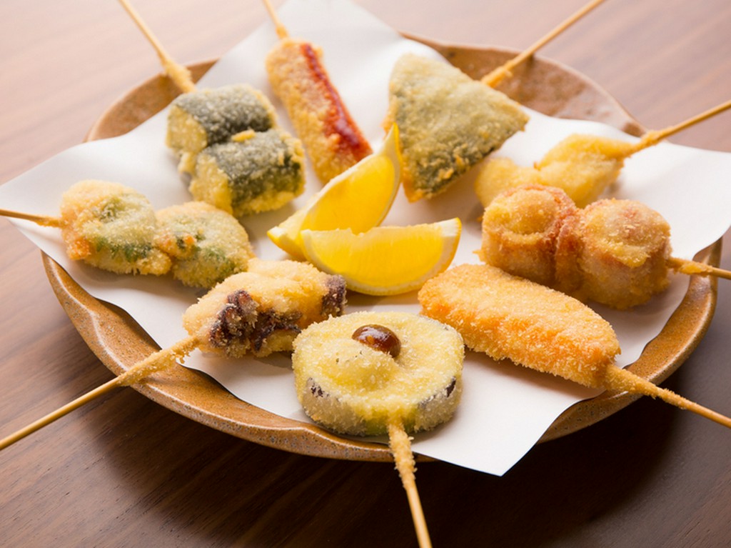 次は何が出てくるか楽しみな『串揚げ10本セット』