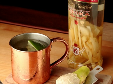 凄腕バーテンダーによって作り出される豊富なドリンク