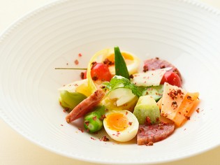 四季折々の新鮮な野菜や魚介など