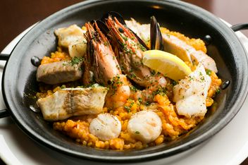 BAR RESTAURANTE MODERNO (바르 레스토랑 모데 르노)