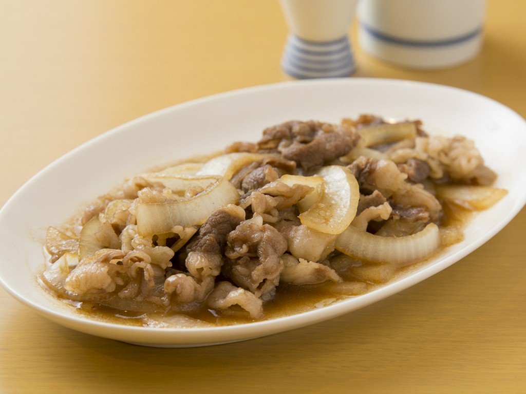 人気のB級グルメ、お酒との相性抜群『青森県産牛バラ』定食もあります。