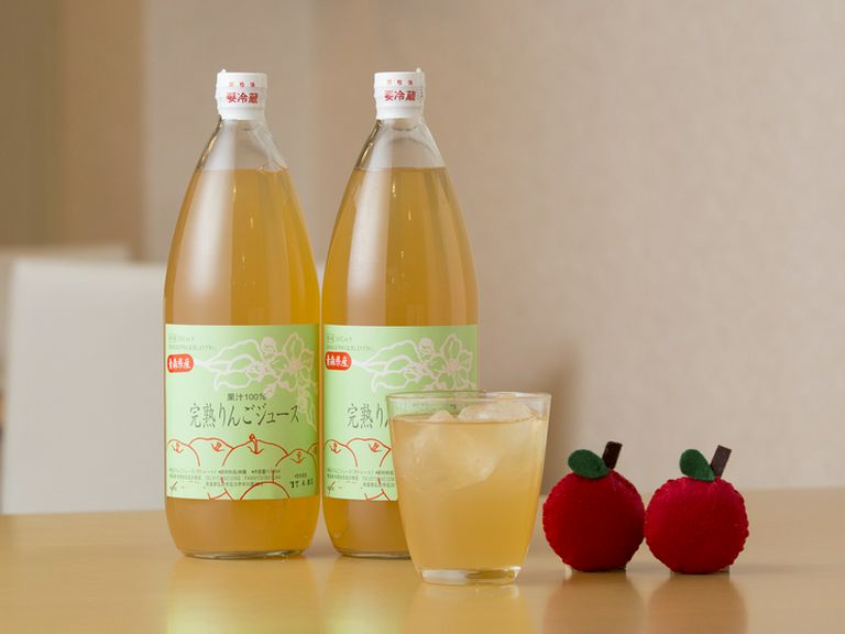 10種類のりんごをブレンド、100％果汁で甘い『POPE特製リンゴジュース』