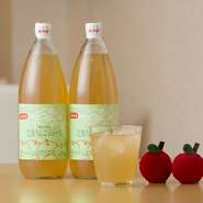 10種類のりんごをブレンド、100％果汁で甘い『POPE特製リンゴジュース』