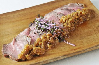 肉の旨みを閉じ込め、丁寧に仕上げた逸品『ローストビーフ』