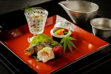 至福の料理とワイン、日本酒の3杯ペアリングで最高のマリアージュ体験をご提供。