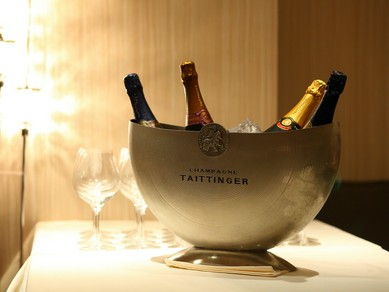 種類豊富な、こだわりシェフのセレクトワイン