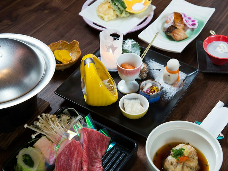 “季節を遊ぶ”四季折々の遊び心ある懐石料理