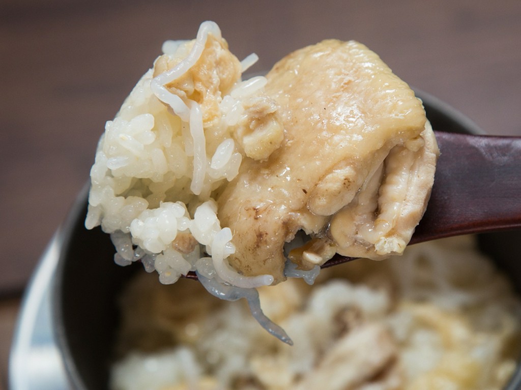 地元の契約農家や漁師との直接取引による、新鮮で美味しい食材