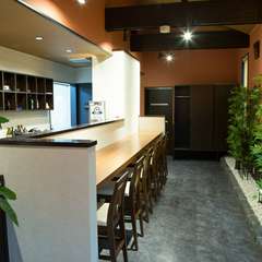 個室、カウンター席、テーブル席、様々な集まりに