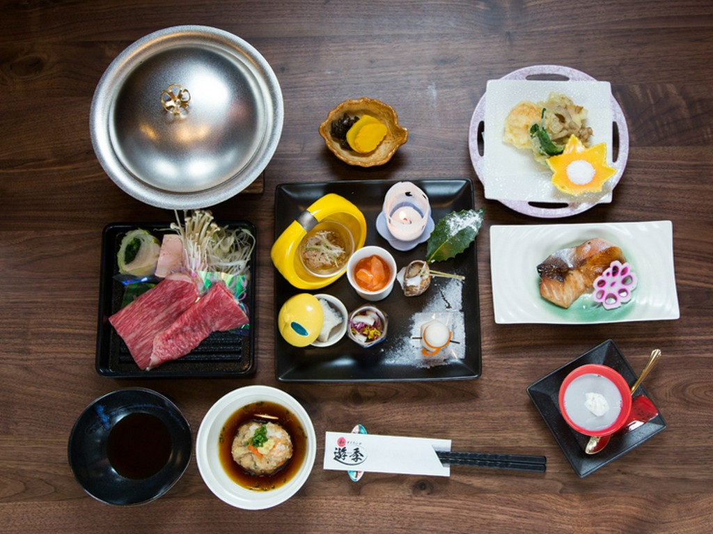 四季折々の趣向が光る、目にも美味しい『5500円コース』